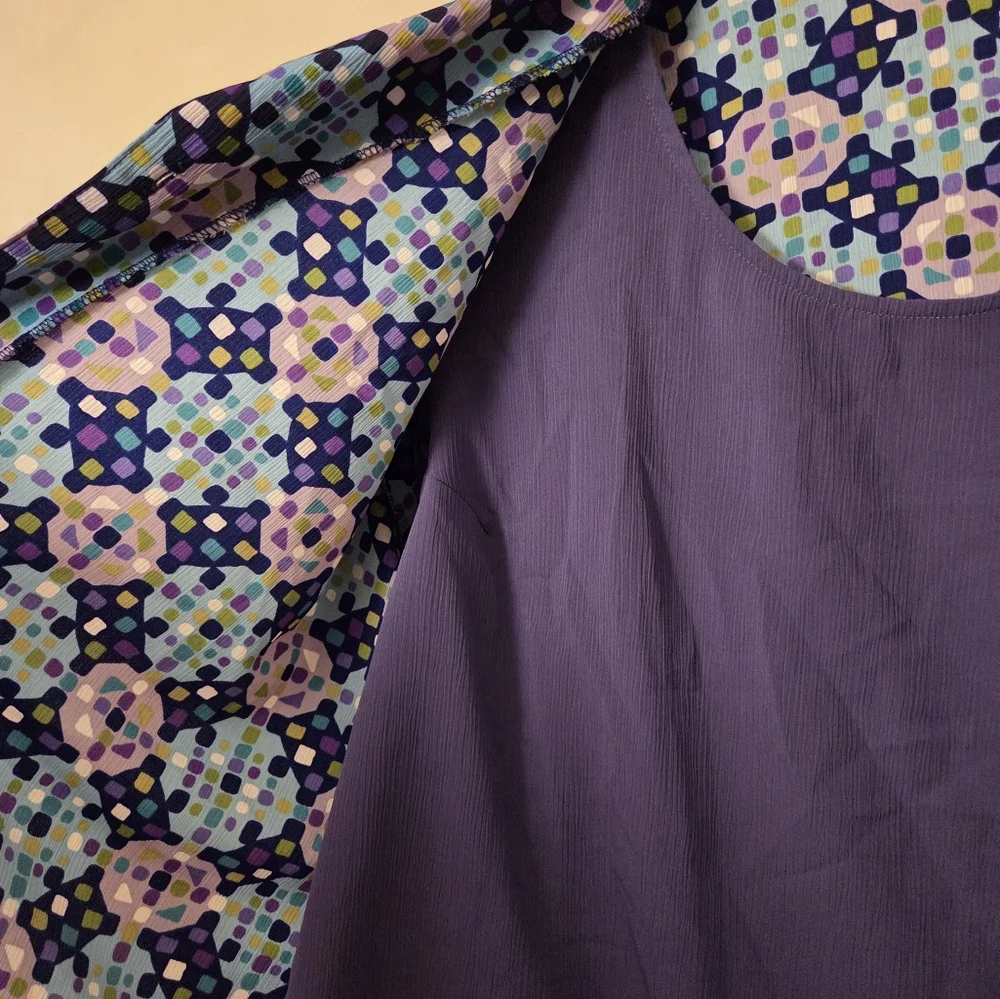 Essentials Colorful Abstract Blouse - Picture 3 of 4